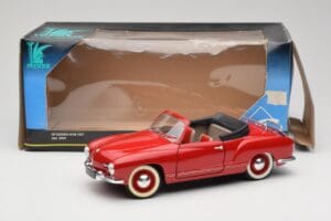 Volkswagen Karmann Ghia Cabriolet Red Solido 1:18 8058 Diecast — photo 8 of 8