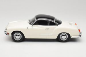 Volkswagen Karmann Ghia Cream Black Minichamps 1:18 155054021 Diecast — photo 3 of 6
