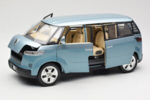 Volkswagen Microbus Concept Light Green Revell 1:18 08444 Diecast — photo 2 of 8
