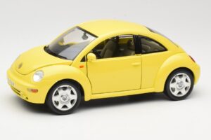 Volkswagen New Beetle Yellow Bburago 1:18 BEETLE001 Diecast