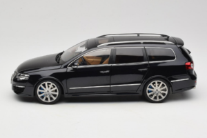 Volkswagen Passat B6 R36 Variant Black NZG 1:18 KF044-4A Diecast — photo 4 of 8