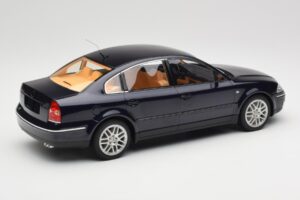 Volkswagen Passat W8 B5.5 Indigo Blue DNA 1:18 DNA000029 Diecast — photo 2 of 6