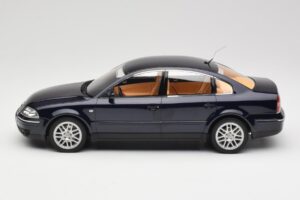 Volkswagen Passat W8 B5.5 Indigo Blue DNA 1:18 DNA000029 Diecast — photo 3 of 6