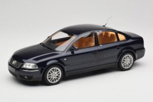 Volkswagen Passat W8 B5.5 Indigo Blue DNA 1:18 DNA000029 Diecast