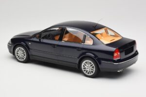 Volkswagen Passat W8 B5.5 Indigo Blue DNA 1:18 DNA000029 Diecast — photo 5 of 6