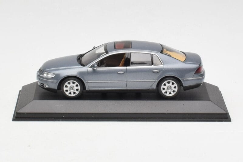 Volkswagen Phaeton 3D Grey Minichamps 1:43 3D0099300GPR7Q Diecast