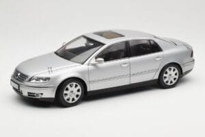 Volkswagen Phaeton D1 Silver Metallic AUTOart 1:18 79742 Diecast