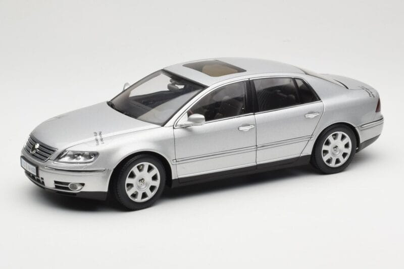 Volkswagen Phaeton D1 Silver Metallic AUTOart 1:18 79742 Diecast