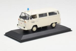Volkswagen T2 Ambulance DRK Minichamps 1:43 400053090 Diecast — photo 2 of 4