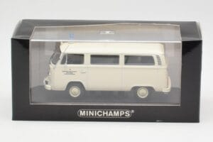 Volkswagen T2 Ambulance DRK Minichamps 1:43 400053090 Diecast — photo 4 of 4