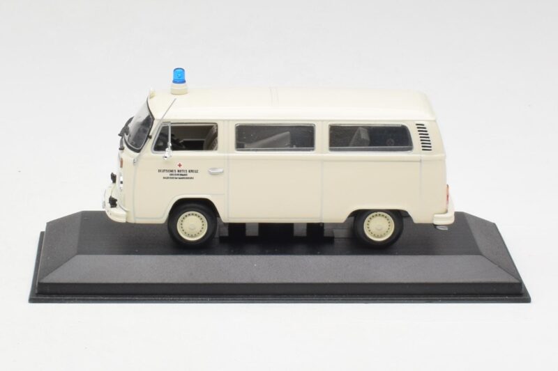Volkswagen T2 Ambulance DRK Minichamps 1:43 400053090 Diecast