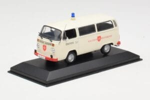 Volkswagen T2 Ambulance Malteser Hilfsdienst Minichamps 1:43 400053092 Diecast — photo 2 of 4