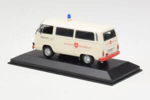 Volkswagen T2 Ambulance Malteser Hilfsdienst Minichamps 1:43 400053092 Diecast — photo 3 of 4