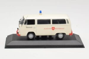 Volkswagen T2 Ambulance Malteser Hilfsdienst Minichamps 1:43 400053092 Diecast