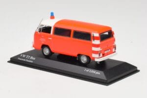 Volkswagen T2 Bus Fire Department Frankfurt Minichamps 1:43 400053091 Diecast — photo 3 of 4