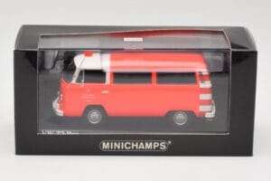 Volkswagen T2 Bus Fire Department Frankfurt Minichamps 1:43 400053091 Diecast — photo 4 of 4