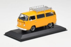 Volkswagen T2 Bus Yellow Minichamps 1:43 400053002 Diecast — photo 2 of 4