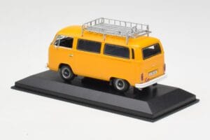 Volkswagen T2 Bus Yellow Minichamps 1:43 400053002 Diecast — photo 3 of 4