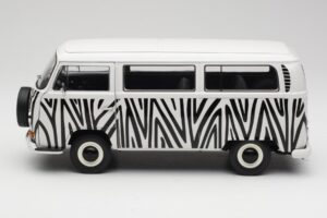 Volkswagen T2a Bus Safari Schuco 1:18 00191 Diecast — photo 4 of 8