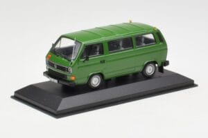 Volkswagen T3 Bus Green Minichamps 1:43 400055000 Diecast — photo 2 of 4