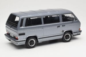 Volkswagen T3 Porsche B32 Minibus Blue KK-Scale 1:18 KKDC180221 Diecast — photo 2 of 6