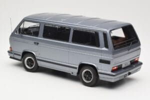 Volkswagen T3 Porsche B32 Minibus Blue KK-Scale 1:18 KKDC180221 Diecast — photo 5 of 6