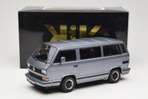 Volkswagen T3 Porsche B32 Minibus Blue KK-Scale 1:18 KKDC180221 Diecast — photo 6 of 6