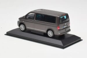 Volkswagen T5 Bus Bronze Metallic Minichamps 1:43 4039378412203 Diecast — photo 3 of 4