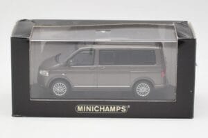 Volkswagen T5 Bus Bronze Metallic Minichamps 1:43 4039378412203 Diecast — photo 4 of 4