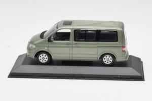 Volkswagen T5 Bus Fresco Green Minichamps 1:43 T5001-B Diecast