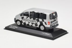 Volkswagen T5 Bus Minichamps Edition Minichamps 1:43 400052202 Diecast — photo 3 of 4