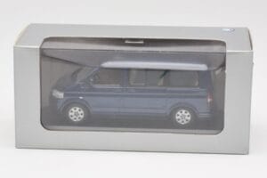 Volkswagen T5 Bus Shadow Blue Minichamps 1:43 842902102 Diecast — photo 4 of 4