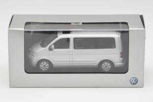 Volkswagen T5 Bus Silver Minichamps 1:43 T5003 Diecast — photo 4 of 4