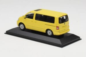 Volkswagen T5 Bus Yellow Minichamps 1:43 842902111 Diecast — photo 3 of 4