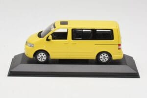 Volkswagen T5 Bus Yellow Minichamps 1:43 842902111 Diecast
