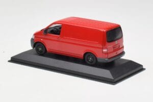 Volkswagen T5 Delivery Van Red & Black Wheels Minichamps 1:43 400052260-B Diecast — photo 3 of 4