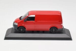 Volkswagen T5 Delivery Van Red & Black Wheels Minichamps 1:43 400052260-B Diecast