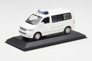 Volkswagen T5 Multivan Bundeswehr Emergency Doctor Prototype Minichamps 1:43 400052291-P1 Diecast — photo 2 of 4