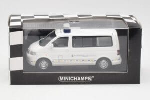 Volkswagen T5 Multivan Bundeswehr Emergency Doctor Prototype Minichamps 1:43 400052291-P1 Diecast — photo 4 of 4