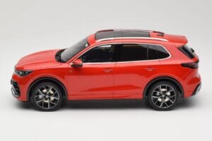 Volkswagen Tiguan eTSI R-Line Persimmon Red Metallic Otto 1:18 OT489 Resin — photo 3 of 6