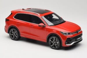 Volkswagen Tiguan eTSI R-Line Persimmon Red Metallic Otto 1:18 OT489 Resin — photo 4 of 6