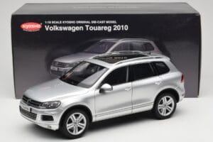 Volkswagen Touareg 7L Silver Metallic Kyosho 1:18 8821CS Diecast — photo 8 of 8