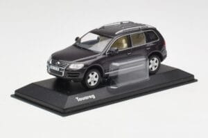 Volkswagen Touareg Grey Minichamps 1:43 TOUAREG001 Diecast — photo 2 of 4