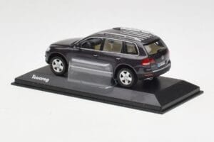 Volkswagen Touareg Grey Minichamps 1:43 TOUAREG001 Diecast — photo 3 of 4