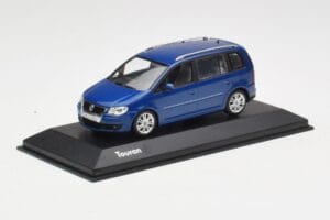 Volkswagen Touran Blue Minichamps 1:43 TOURAN002 Diecast — photo 2 of 4