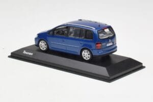 Volkswagen Touran Blue Minichamps 1:43 TOURAN002 Diecast — photo 3 of 4
