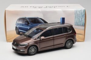 Volkswagen Touran 5T Brown Paudi Model 1:18 ZVE000003BRA Diecast — photo 8 of 8