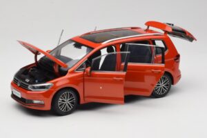 Volkswagen Touran 5T Orange Paudi Model 1:18 ZVE000003ORA Diecast — photo 2 of 8