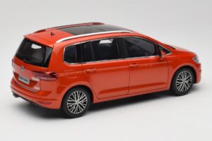Volkswagen Touran 5T Orange Paudi Model 1:18 ZVE000003ORA Diecast — photo 3 of 8