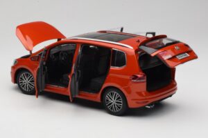 Volkswagen Touran 5T Orange Paudi Model 1:18 ZVE000003ORA Diecast — photo 5 of 8